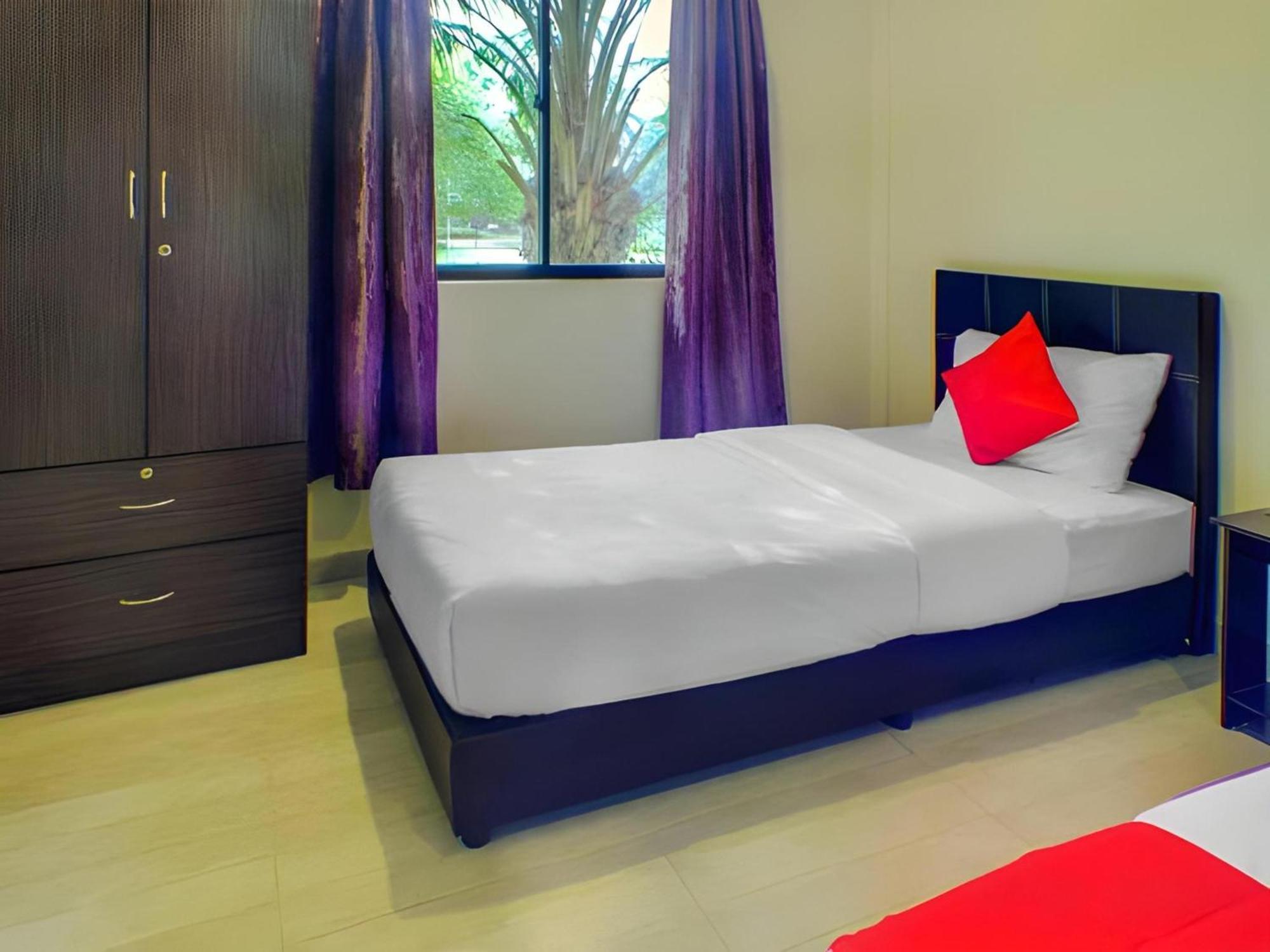 Super Oyo 89896 Sedili Inn Resort Kota Tinggi Extérieur photo