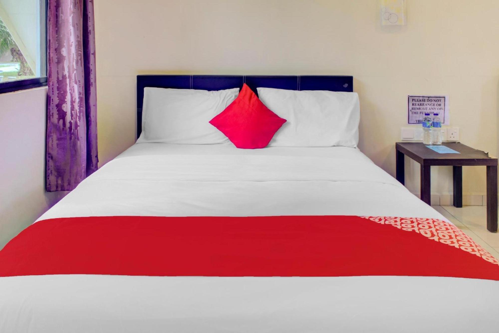 Super Oyo 89896 Sedili Inn Resort Kota Tinggi Extérieur photo