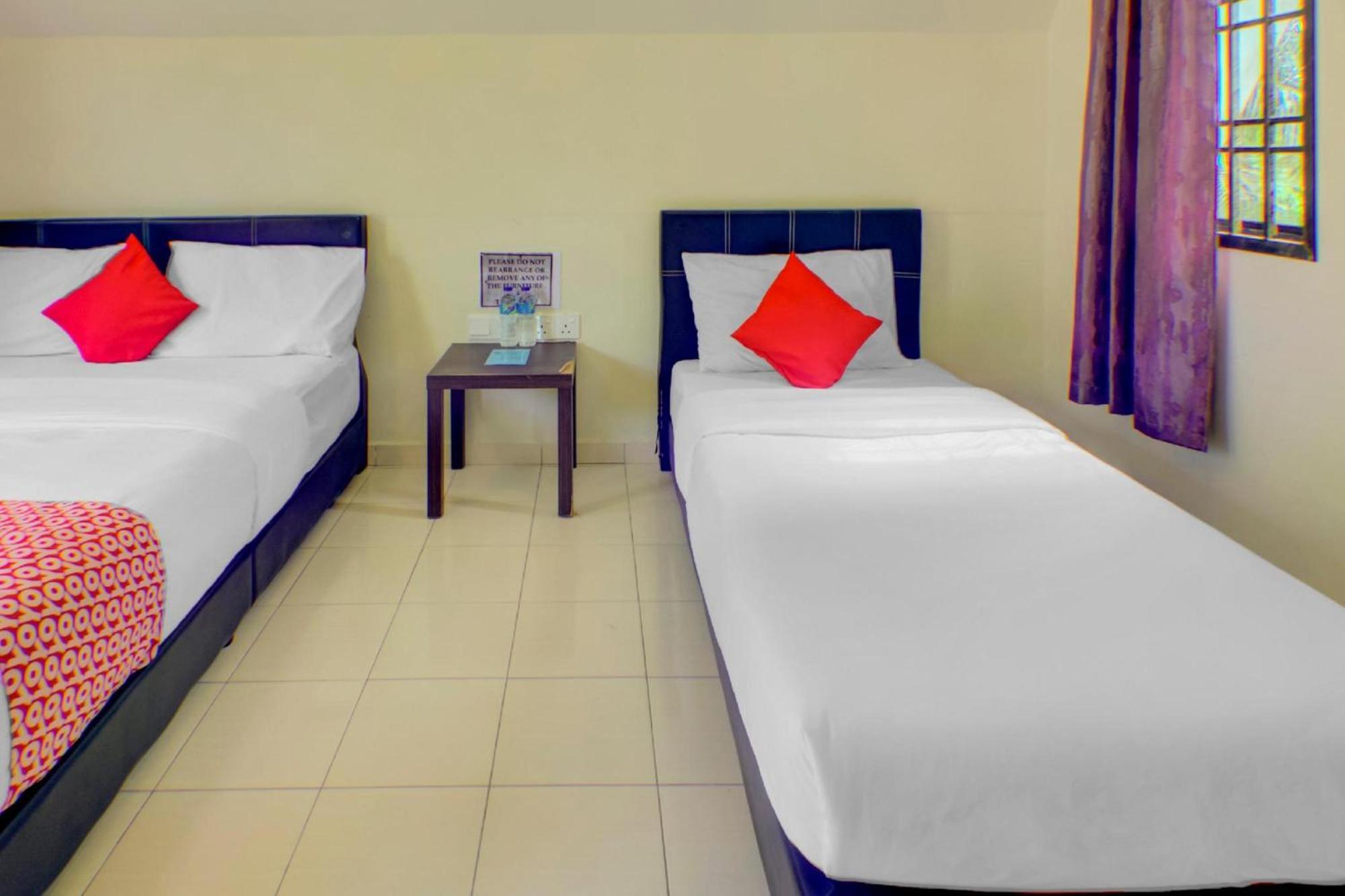 Super Oyo 89896 Sedili Inn Resort Kota Tinggi Extérieur photo