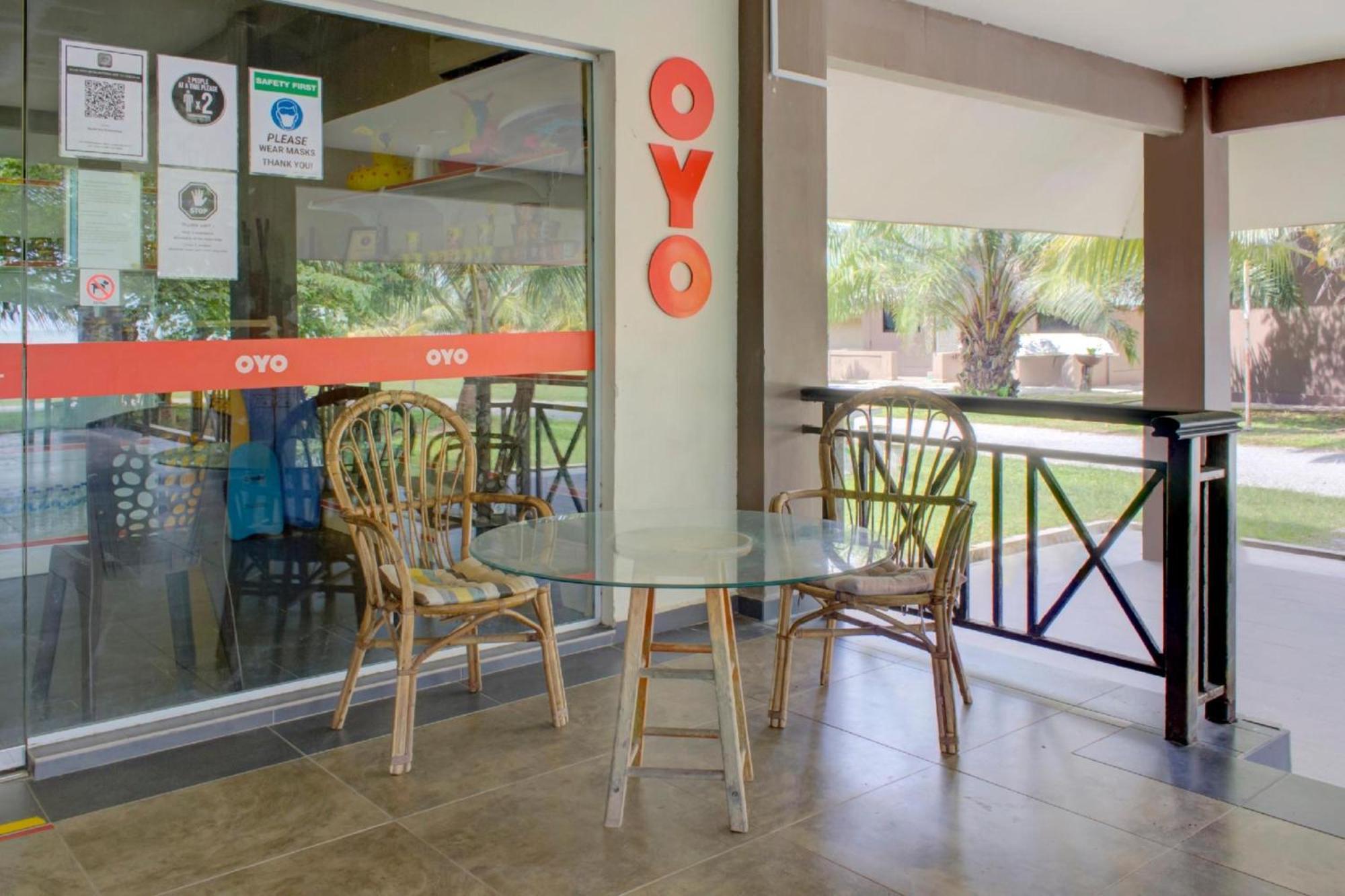 Super Oyo 89896 Sedili Inn Resort Kota Tinggi Extérieur photo